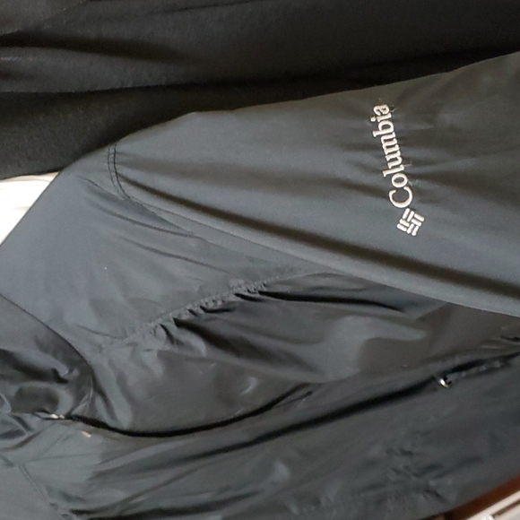 Columbia windbreaker - Picture 3 of 6
